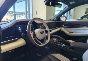 Подержанный автомобиль Geely Monjaro 2023 года (7 фото)