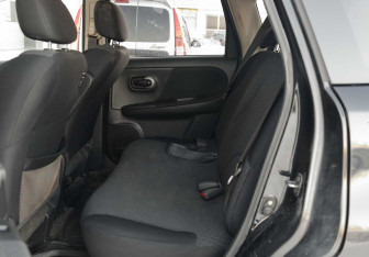 Подержанный автомобиль Nissan Note 2010 года (17 фото)