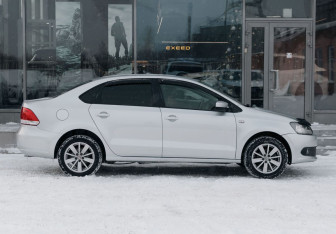 Подержанный автомобиль Volkswagen Polo Sedan 2012 года (4 фото)