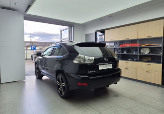 Подержанный автомобиль Lexus RX 2004 года (6 фото)