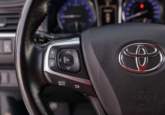 Подержанный автомобиль Toyota Camry Sedan 2016 года (12 фото)