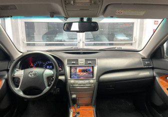Подержанный автомобиль Toyota Camry Sedan 2011 года (8 фото)
