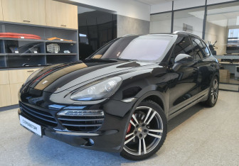 Подержанный автомобиль Porsche Cayenne 2012 года (1 фото)