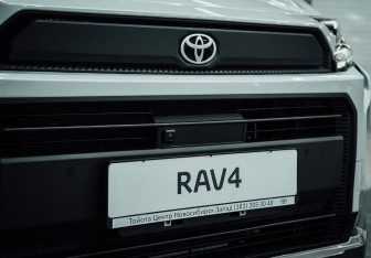 Новый Toyota RAV4 2025 (8 фото)