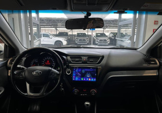 Подержанный автомобиль Kia Rio Sedan 2014 года (9 фото)