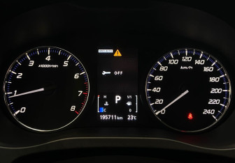 Подержанный автомобиль Mitsubishi Outlander 2016 года (17 фото)