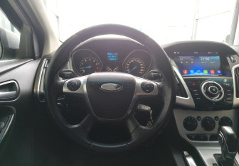 Подержанный автомобиль Ford Focus Sedan 2012 года (9 фото)
