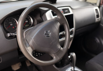 Подержанный автомобиль Suzuki Liana Wagon 2005 года (11 фото)