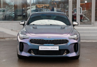 Подержанный автомобиль Kia Stinger 2018 года (2 фото)