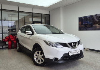 Подержанный автомобиль Nissan Qashqai 2015 года (3 фото)