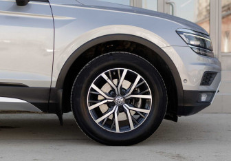 Подержанный автомобиль Volkswagen Tiguan 2019 года (9 фото)