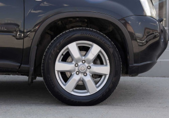 Подержанный автомобиль Nissan X-Trail 2008 года (9 фото)