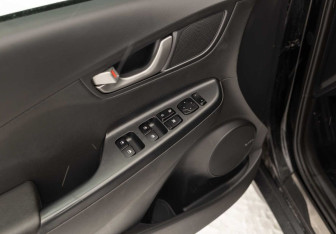 Подержанный автомобиль Hyundai Kona 2018 года (18 фото)