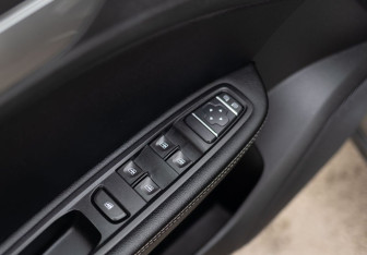 Подержанный автомобиль Renault Arkana 2021 года (17 фото)