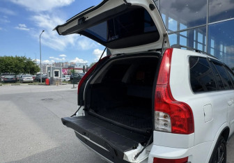 Подержанный автомобиль Volvo XC90 2007 года (14 фото)