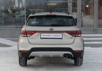 Подержанный автомобиль Kia Rio Hatchback 2019 года (6 фото)