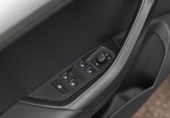 Подержанный автомобиль Skoda Karoq 2021 года (17 фото)