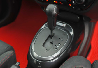 Подержанный автомобиль Nissan Juke Nismo 2014 года (14 фото)