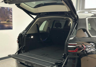 Подержанный автомобиль BMW X7 2023 года (19 фото)