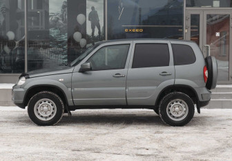 Подержанный автомобиль Chevrolet Niva 2018 года (8 фото)