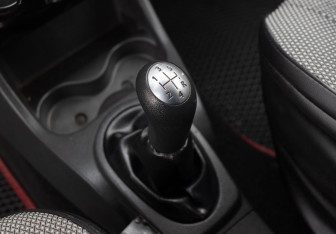 Подержанный автомобиль Renault Logan Sedan 2012 года (14 фото)