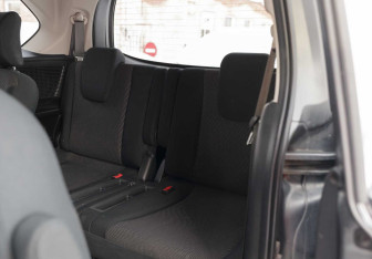 Подержанный автомобиль Honda Freed 2012 года (18 фото)