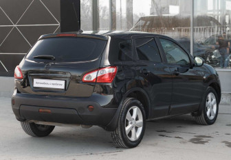 Подержанный автомобиль Nissan Qashqai 2011 года (5 фото)