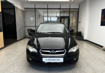 Подержанный автомобиль Subaru Legacy Sedan 2004 года (3 фото)