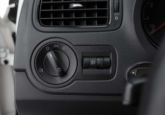 Подержанный автомобиль Volkswagen Polo Sedan 2015 года (15 фото)