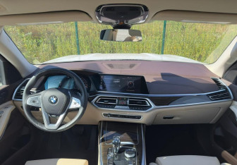 Подержанный автомобиль BMW X7 2019 года (15 фото)