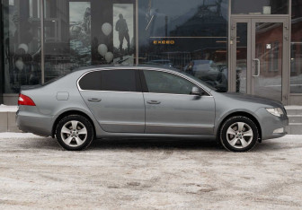 Подержанный автомобиль Skoda Superb Wagon 2012 года (4 фото)