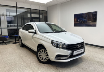 Подержанный автомобиль LADA (ВАЗ) Vesta Sedan 2018 года (4 фото)