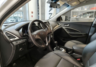 Подержанный автомобиль Hyundai Santa Fe 2017 года (8 фото)