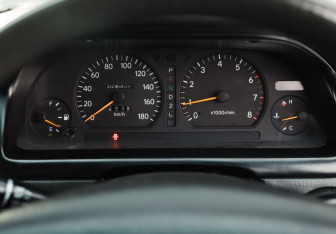 Подержанный автомобиль Toyota Mark II Sedan 1994 года (12 фото)