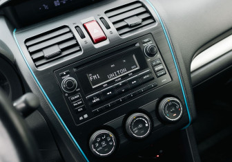 Подержанный автомобиль Subaru XV 2013 года (14 фото)