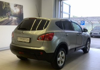 Подержанный автомобиль Nissan Qashqai 2008 года (4 фото)