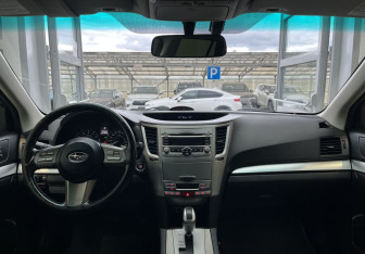 Подержанный автомобиль Subaru Legacy Wagon 2010 года (9 фото)