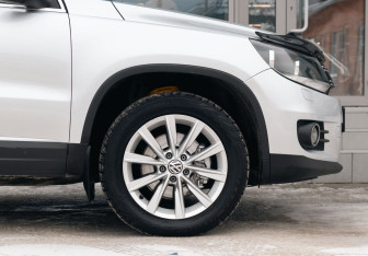 Подержанный автомобиль Volkswagen Tiguan 2012 года (9 фото)
