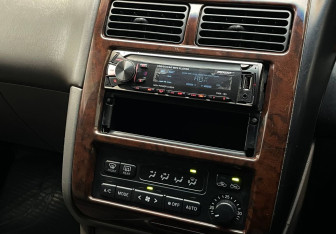 Подержанный автомобиль Toyota Corona Sedan 1999 года (11 фото)