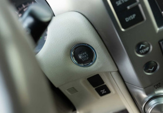 Подержанный автомобиль Lexus GX 2011 года (16 фото)