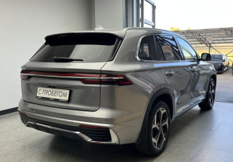 Подержанный автомобиль Geely Monjaro 2022 года (4 фото)