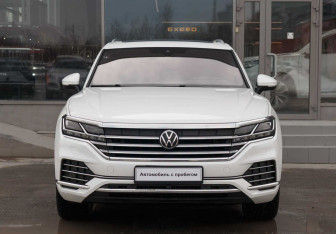 Подержанный автомобиль Volkswagen Touareg 2021 года (2 фото)