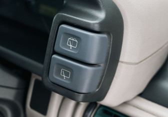 Подержанный автомобиль Land Rover Freelander 2001 года (16 фото)