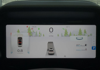 Подержанный автомобиль Geely Monjaro 2024 года (13 фото)