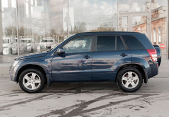 Подержанный автомобиль Suzuki Grand Vitara 2008 года (8 фото)