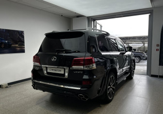 Подержанный автомобиль Lexus LX 2014 года (5 фото)
