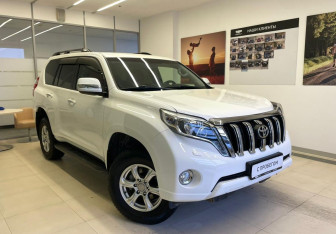 Подержанный автомобиль Toyota Land Cruiser Prado 2015 года (4 фото)