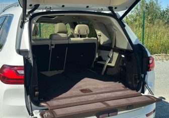 Подержанный автомобиль BMW X7 2019 года (20 фото)
