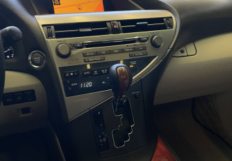 Подержанный автомобиль Lexus RX 2010 года (13 фото)