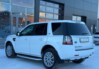 Подержанный автомобиль Land Rover Freelander 2014 года (3 фото)